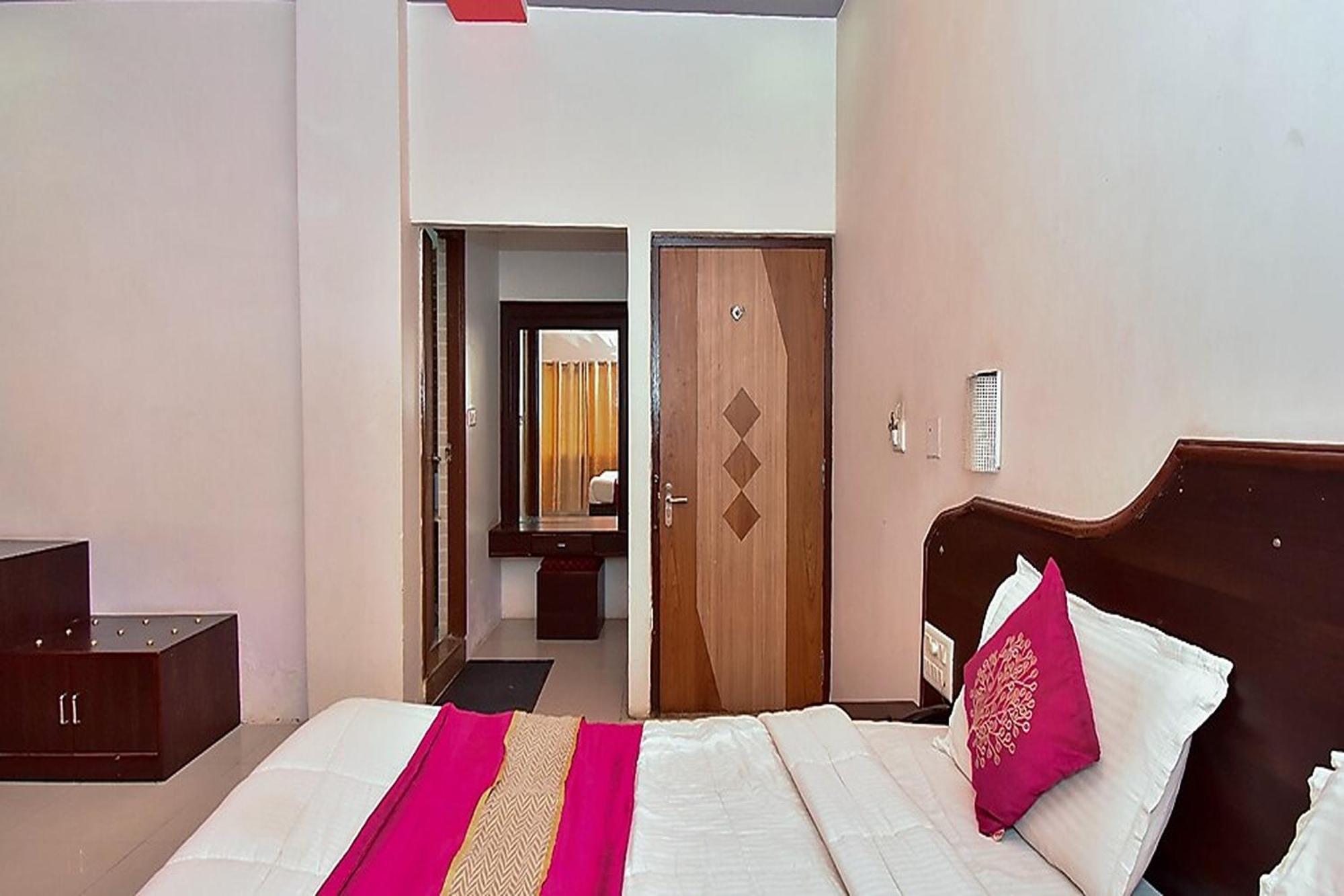 Hotel Deep Palace Near Bus Stand Udaipole Udaipur Exterior foto